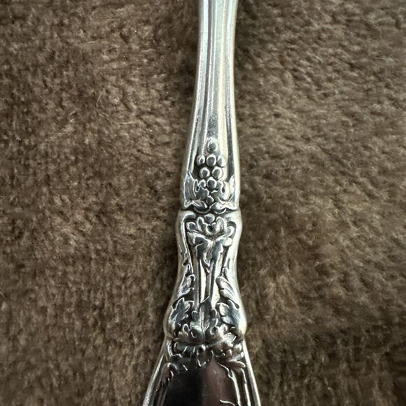 Oneida LA VIGNE Teaspoon 6” Silverplate (1908) Grapes Monogram “B” - Picture 4 of 12